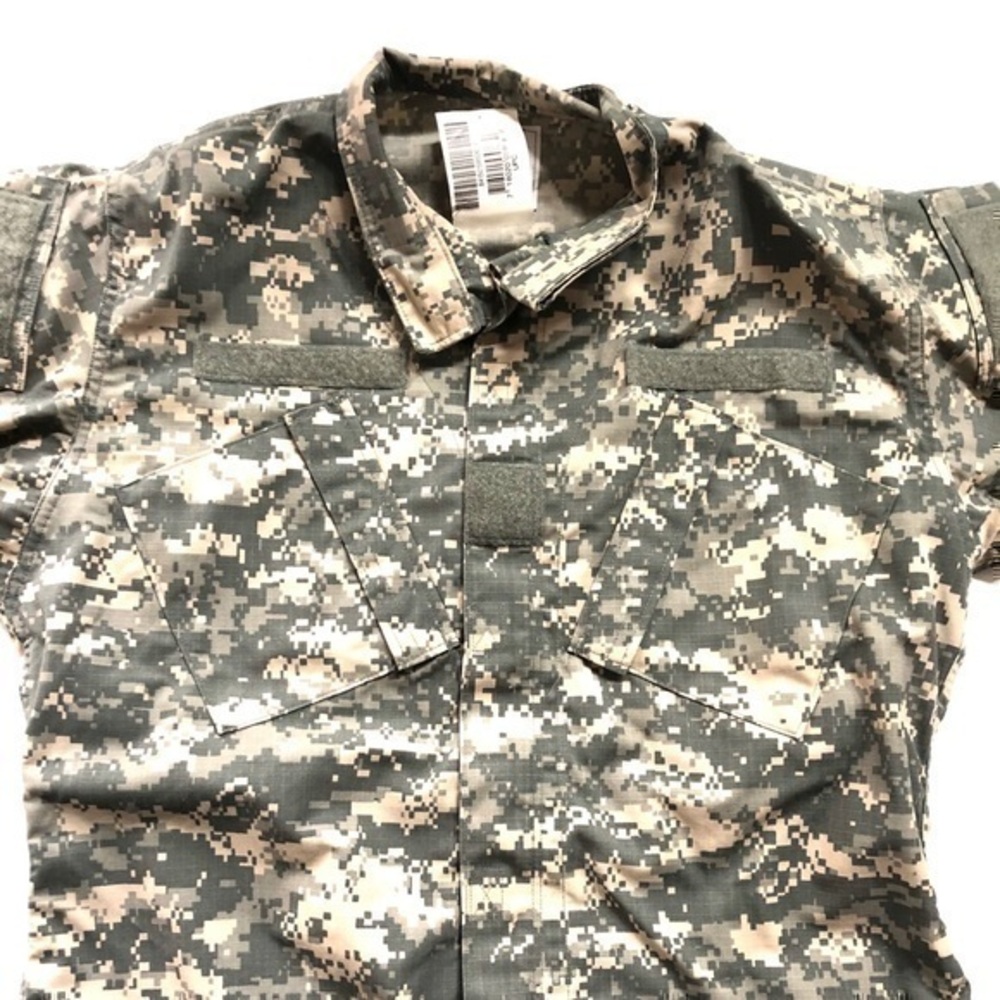 U.S. Army Men’s ACU Camo Blouse Size Medium-Long